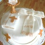 Bielo-zlatá cirkevná torta