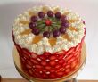 Torta obložená s jahodami