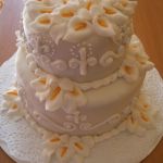 Dvojposchodová svadobná torta