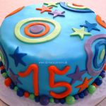 Farebná narodeninová torta