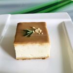 Cheesecake s bielou čokoládou a  so slaným karamelom 