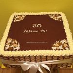 Štvorcová torta s trubičkami