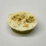 Minipistáciový košíček s bielou čokoládou