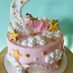 Krstinová torta s bábätkom, zajačikom a hviezdičkami